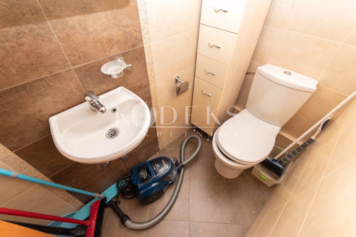 trosoban stan izdavanje stari aerodrom podgorica three bedroom apartment for rent montenegro crna gora (14)