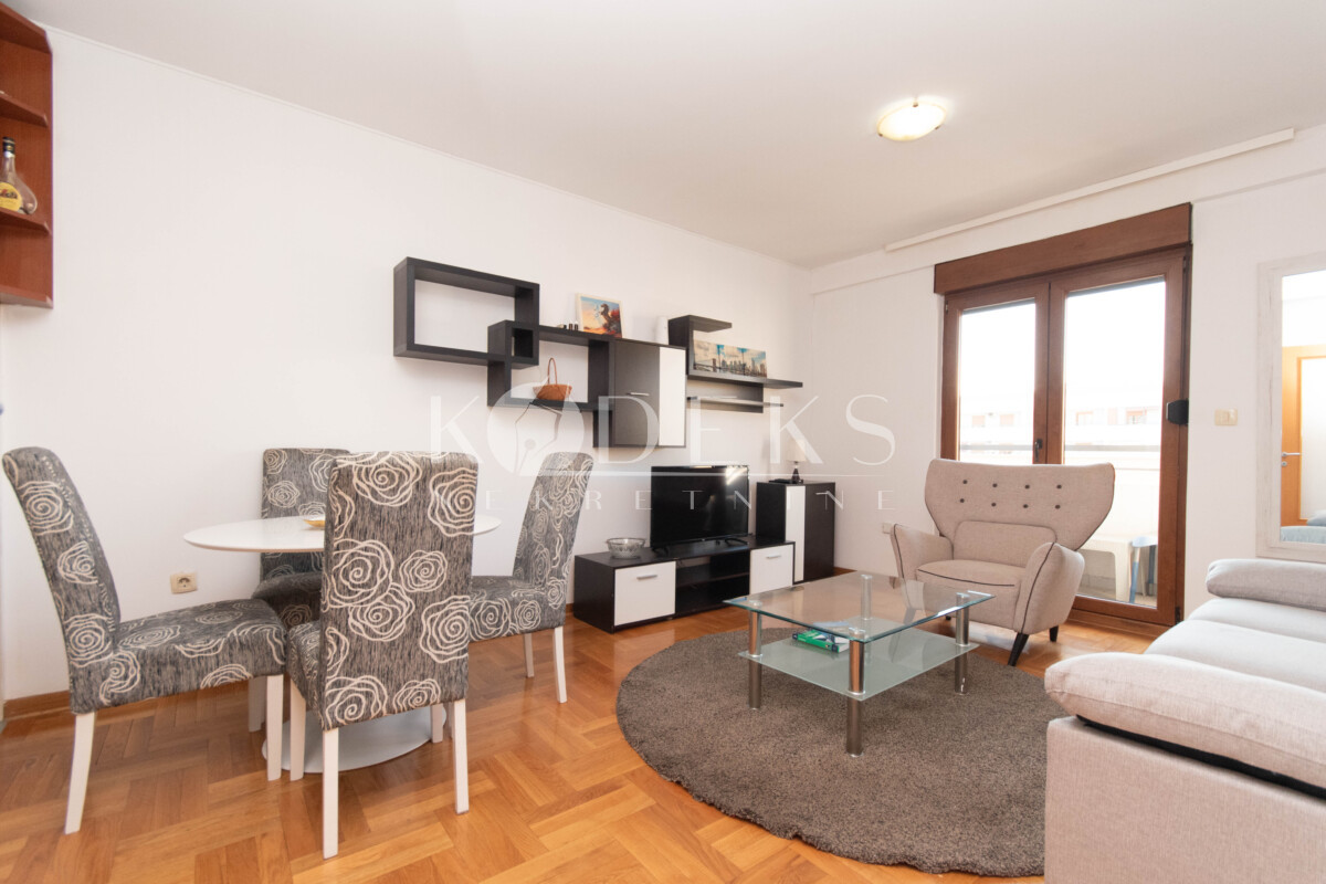 trosoban stan izdavanje stari aerodrom podgorica three bedroom apartment for rent montenegro crna gora (2)