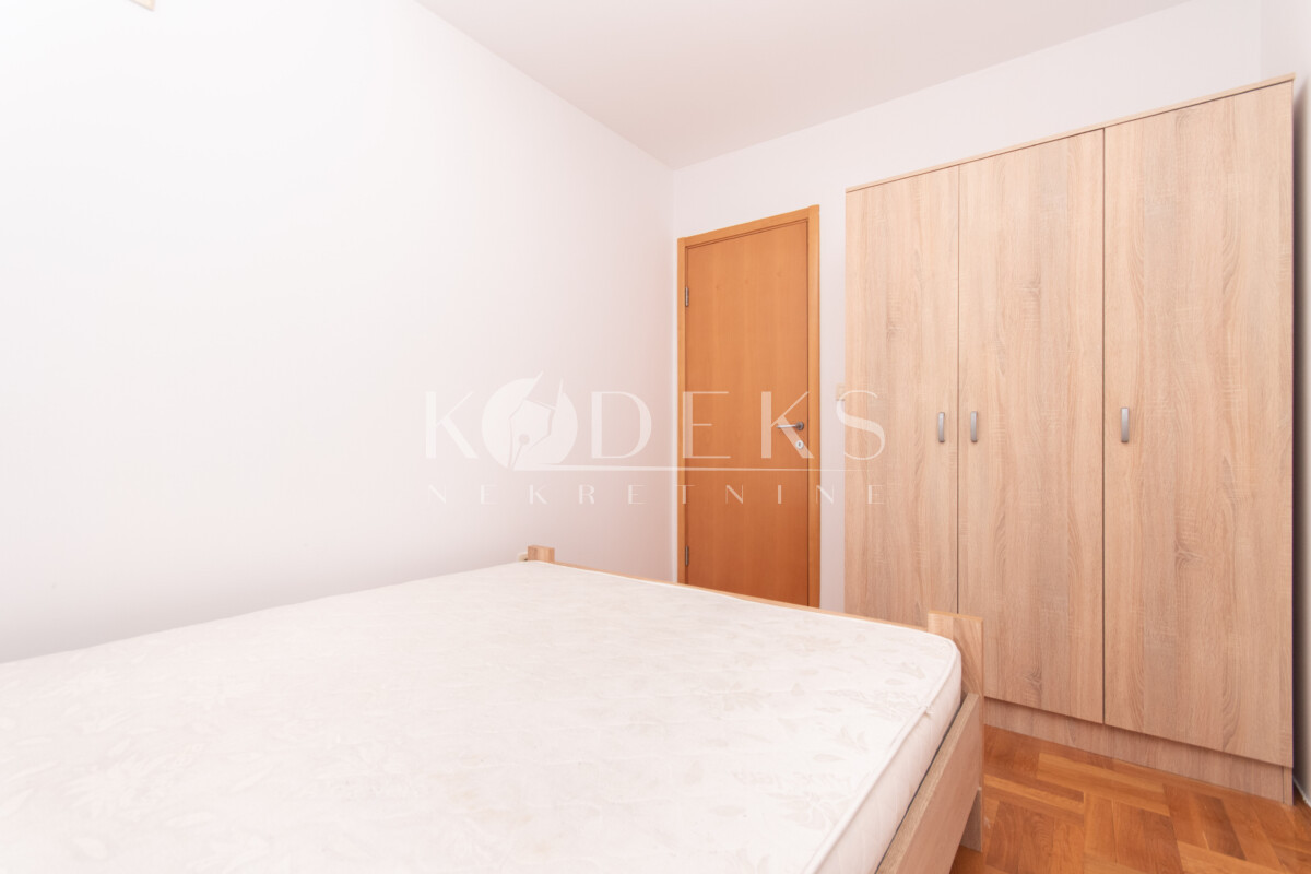 trosoban stan izdavanje stari aerodrom podgorica three bedroom apartment for rent montenegro crna gora (7)