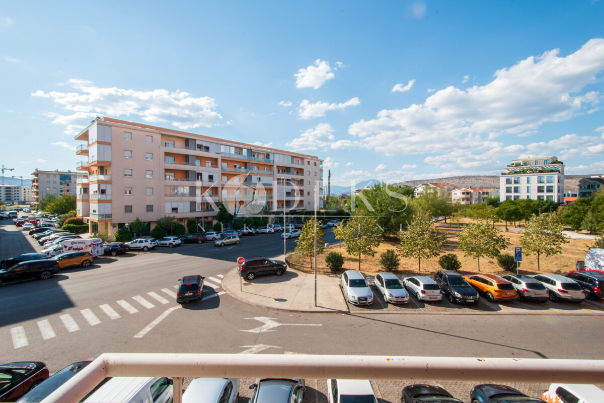 trosoban stan izdavanje three bedroom apartment for rent podgorica big fashion city kvart profesorska-9