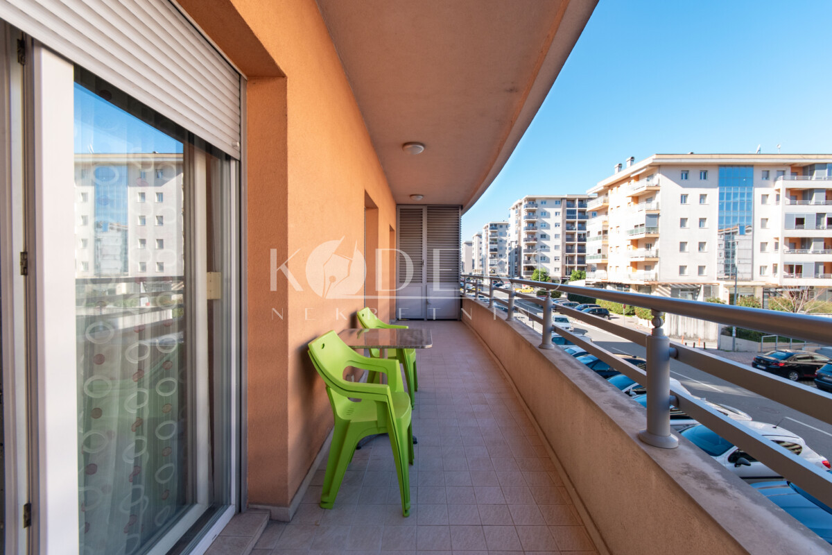 dvosoban stan izdavanje city kvart big fashion central point master two bedroom apartment for rent podgorica-13