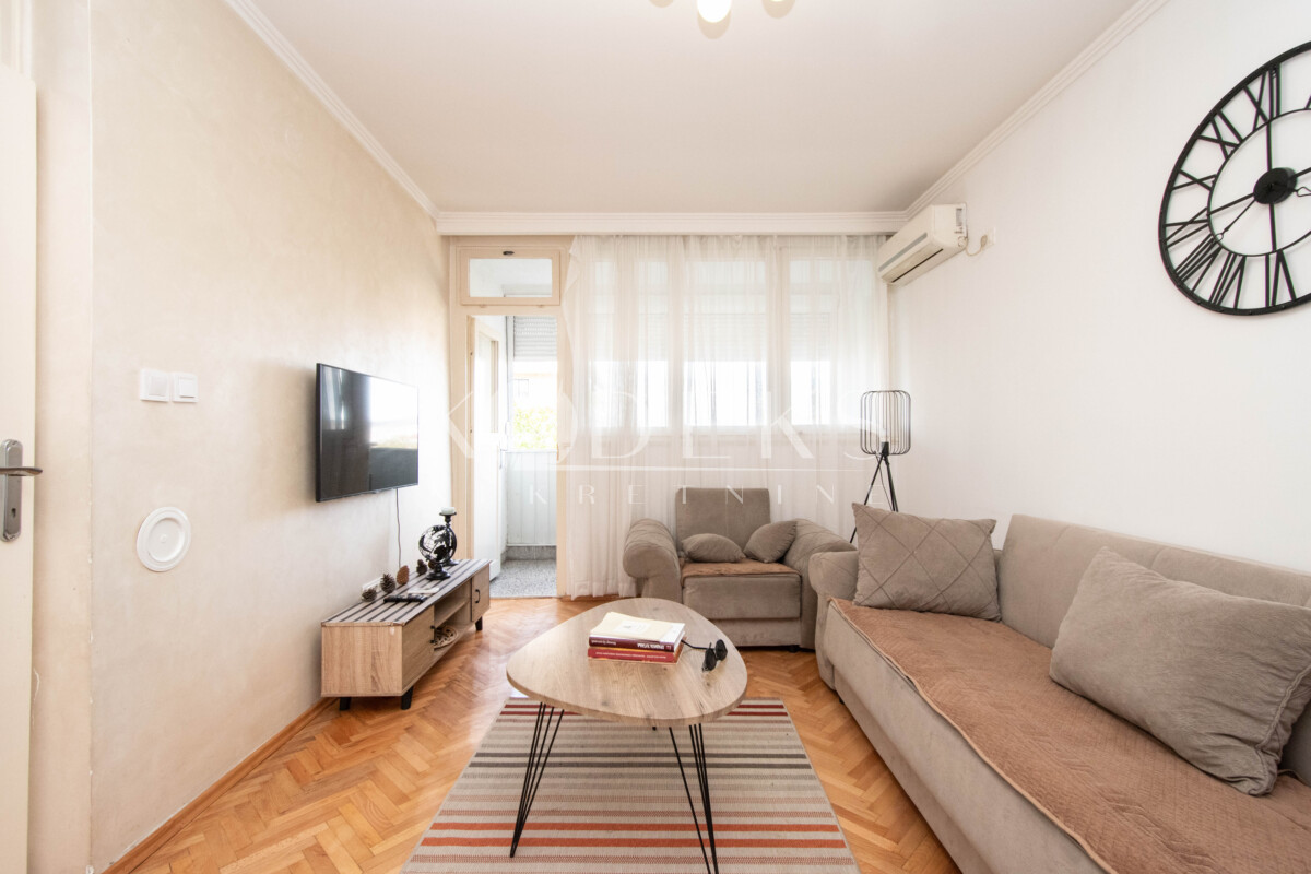 dvosoban stan izdavanje two bedroom apartment for rent podgorica pejton city center sat kula-1