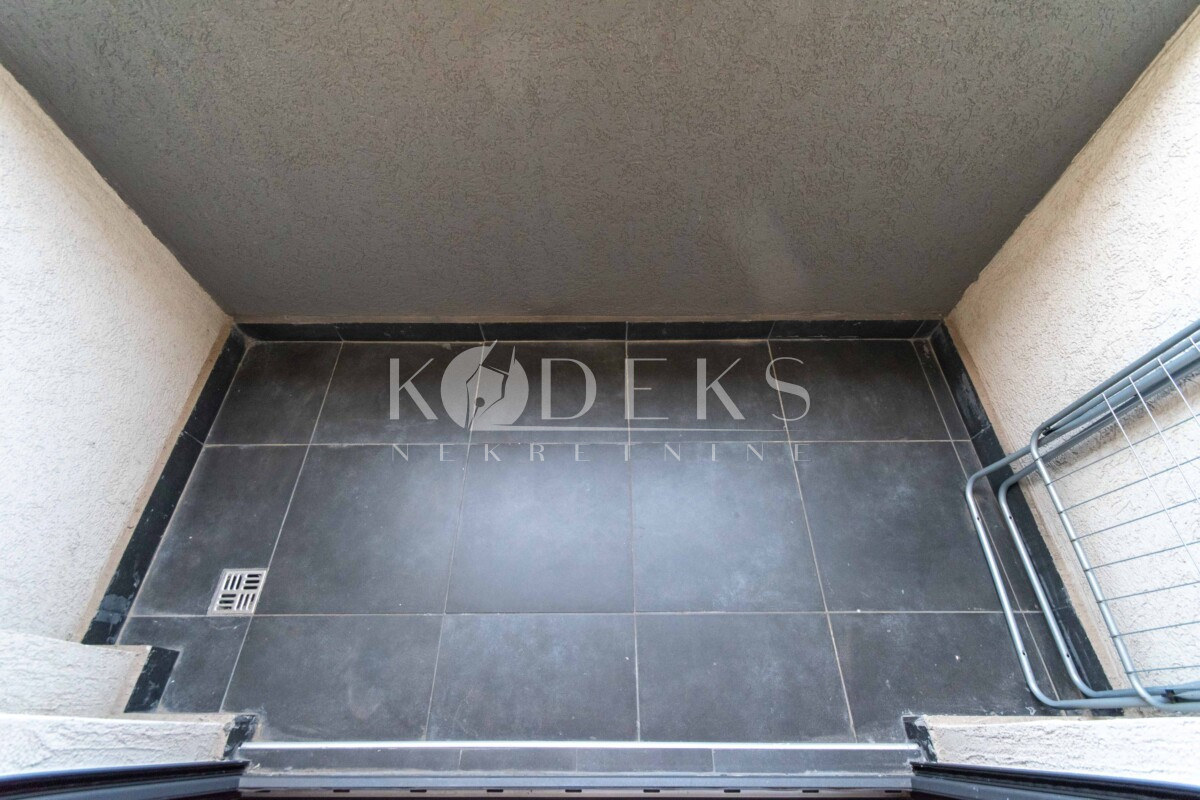 dvosoban stan izdavanje vezirov most centar momisici preko morace one bedroom apartment two bedroom (