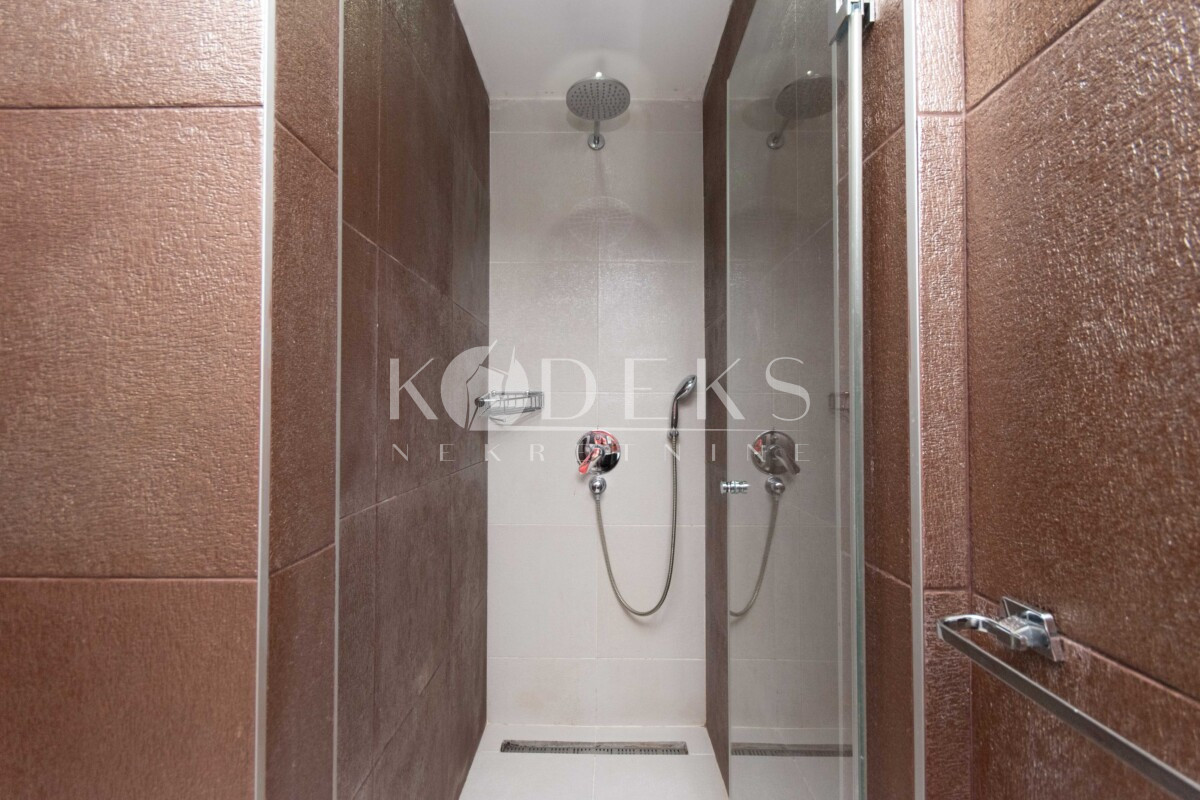 dvosoban stan izdavanje vezirov most centar momisici preko morace one bedroom apartment two bedroom ( (11)