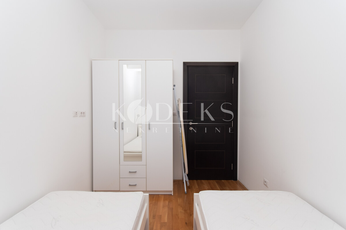 dvosoban stan izdavanje vezirov most centar momisici preko morace one bedroom apartment two bedroom ( (13)