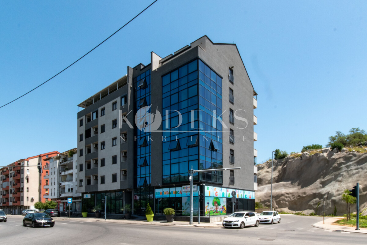 dvosoban stan izdavanje vezirov most centar momisici preko morace one bedroom apartment two bedroom ( (17)