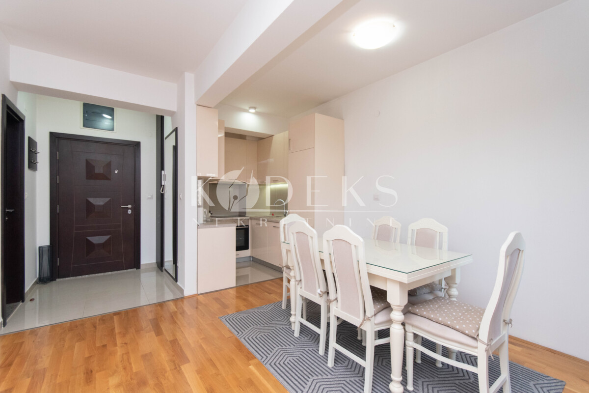 dvosoban stan izdavanje vezirov most centar momisici preko morace one bedroom apartment two bedroom ( (6)