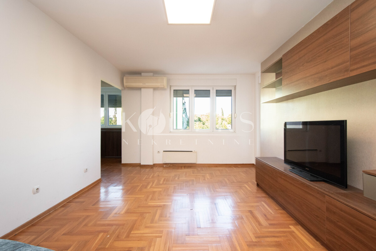 trosoban stan izdavanje three bedroom apartment for rent preko morace novi grad ivana vujosevica-1