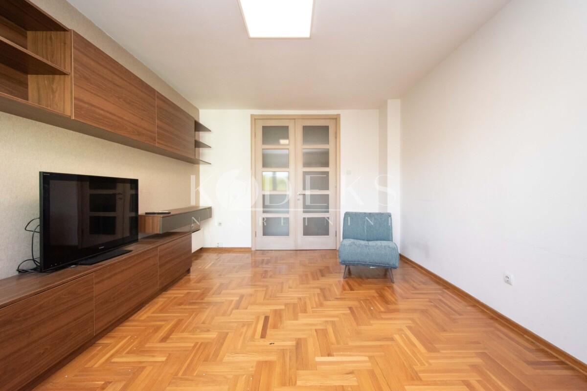 trosoban stan izdavanje three bedroom apartment for rent preko morace novi grad ivana vujosevica-2